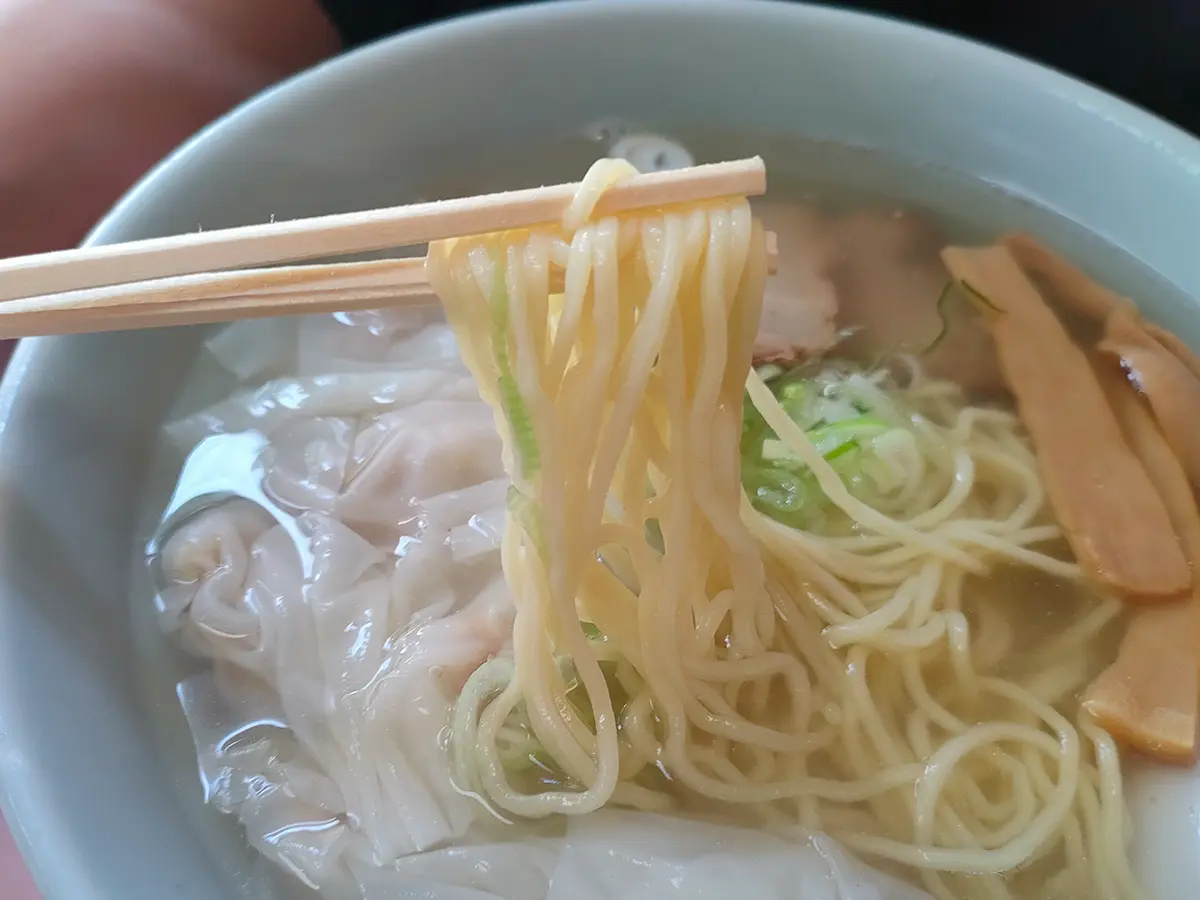 鳳蘭　ワンタンメン　塩　麺