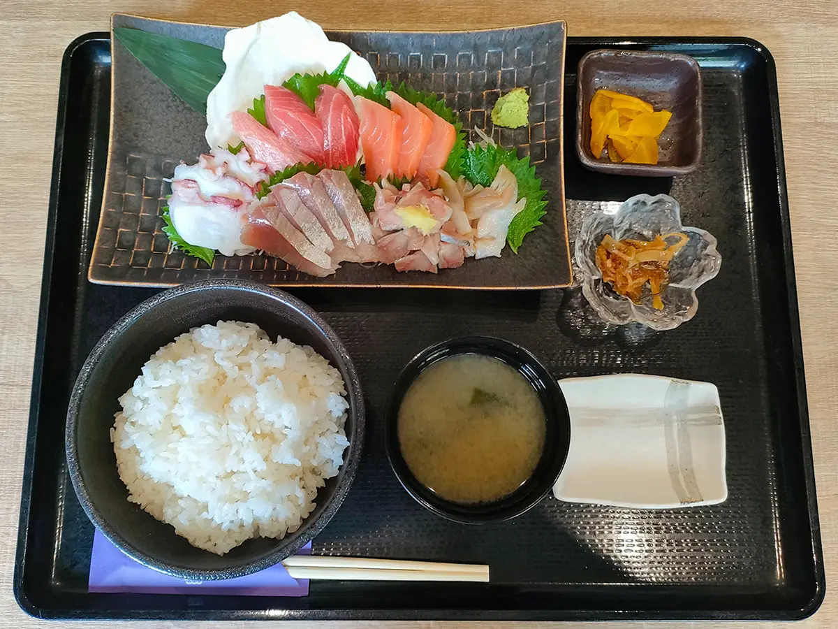 gyogyo　ぎょぎょ　ランチ　朝獲れお刺身定食
