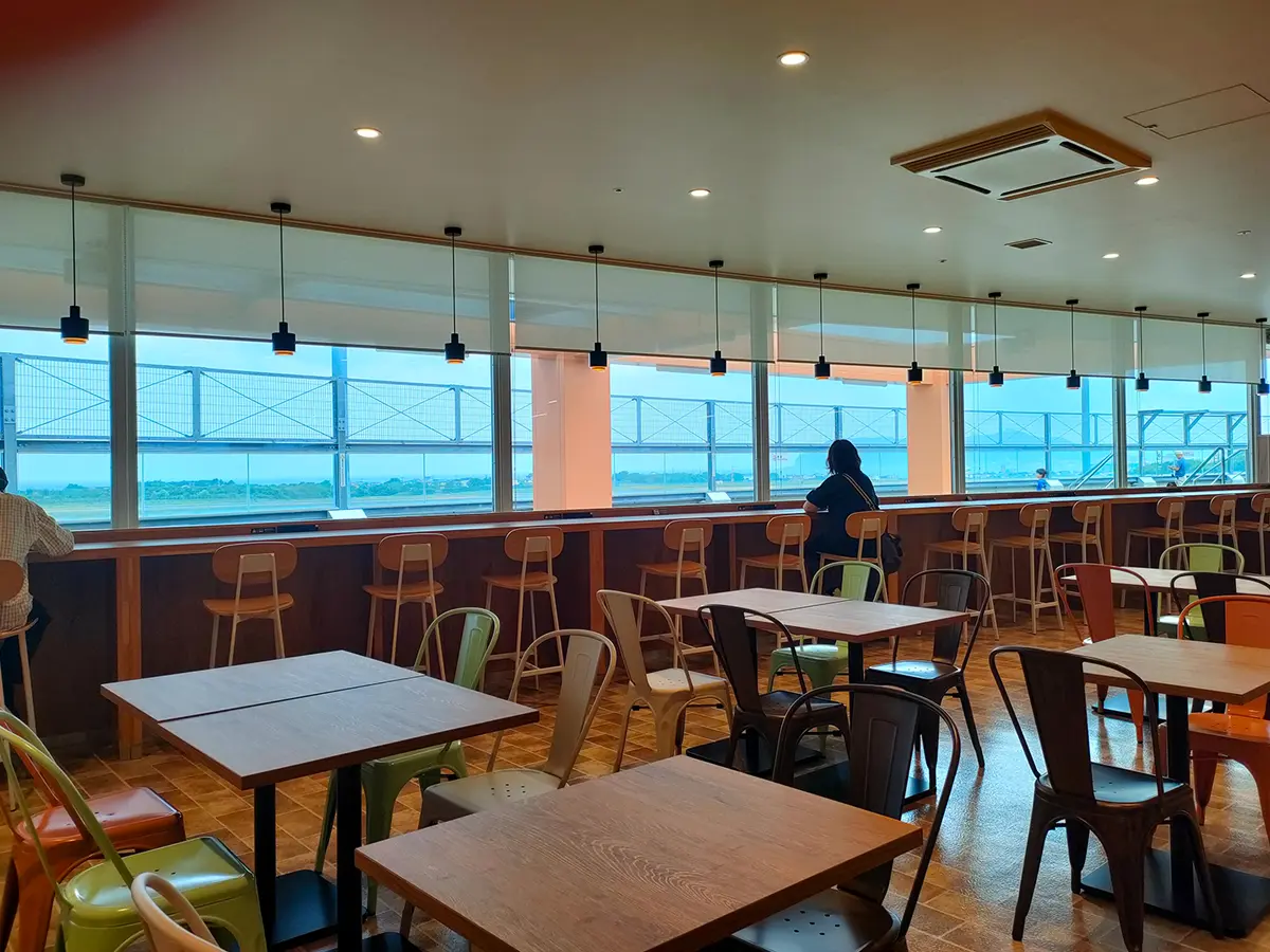 函館グルメポート 函館空港 フードコート カウンター席