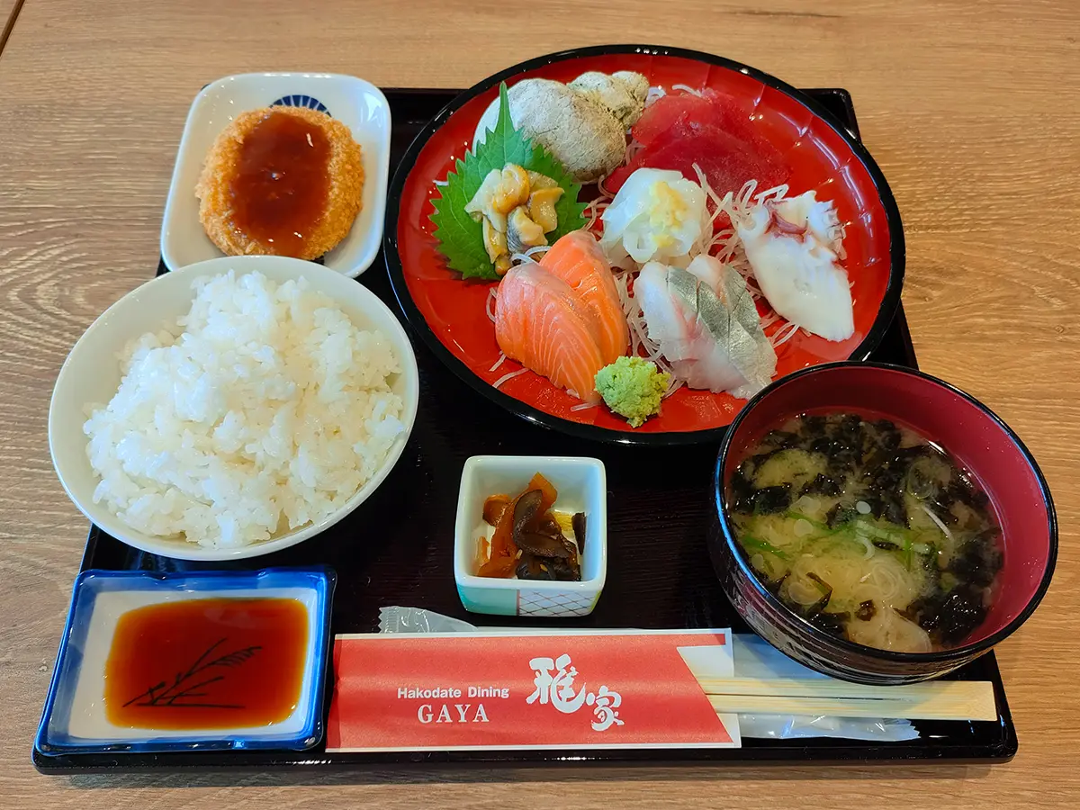 函館グルメポート 函館空港 フードコート 函館ダイニング雅家 雅家函館刺身定食